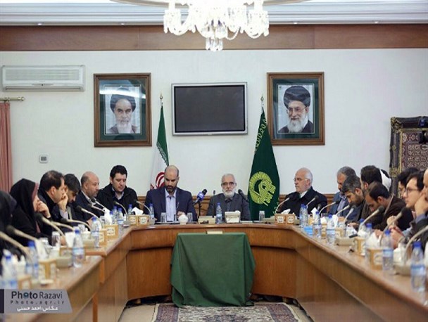 سیاست‌های اقتصادی آستان قدس رضوی حول محور اقتصاد مقاومتی است/ سنددار کردن موقوفات حاشیه شهر مشهد