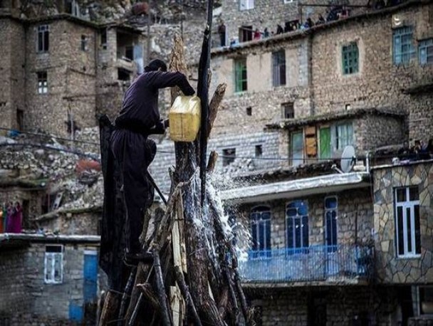 سرور چهارشنبه را به سوز دل تبدیل نکنیم/ آداب و رسوم چهارشنبه سوری در کردستان