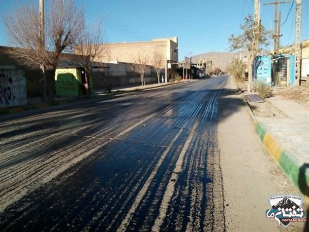 گزارش تصویری/ عملیات روکش و آسفالت 200 هزار مترمربع از معابر عمومی خاش در آستانه سال جدید