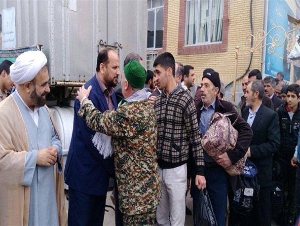 اعزام بسیجیان مینودشت به اردوی راهیان نور (تصاویر)