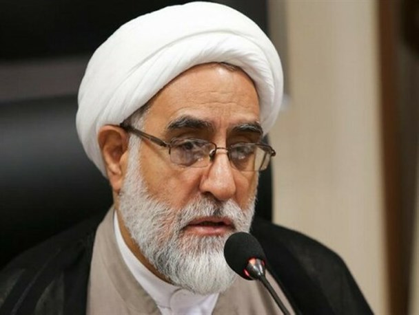 دشمن به دنبال از بین بردن ارزش‌های قرآنی در کشور است