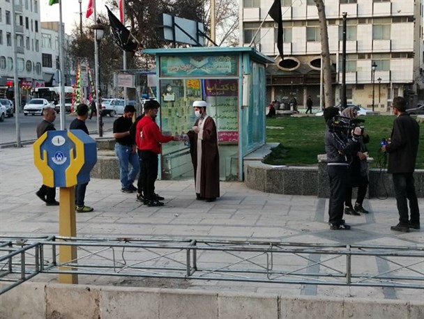 ۲۴هزار ماسک برای توزیع بین نیازمندان قزوینی تولید می‌شود/ قرارگاه جهادی شهدای روحانیت پیشتاز خدمت‌رسانی