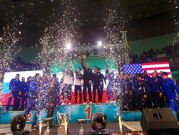 خواننده لس آنجلسی در کنار تیم ملی کشتی آزاد ایران + عکس