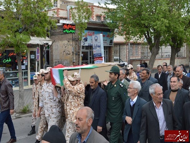 تشییع پیکر پدر دو شهید در میاندوآب + تصاویر