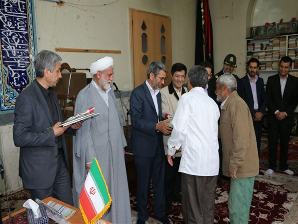 اعطای ۱۱۳ سند مالکیت به اهالی روستای فرخ آباد