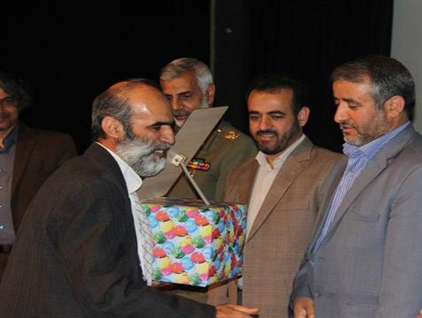 تجلیل از هنرمندان حوزه هنر انقلاب اسلامی در شاهرود