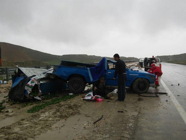 بارش شدید باران در آزاد راه همدان-ساوه حادثه آفرید