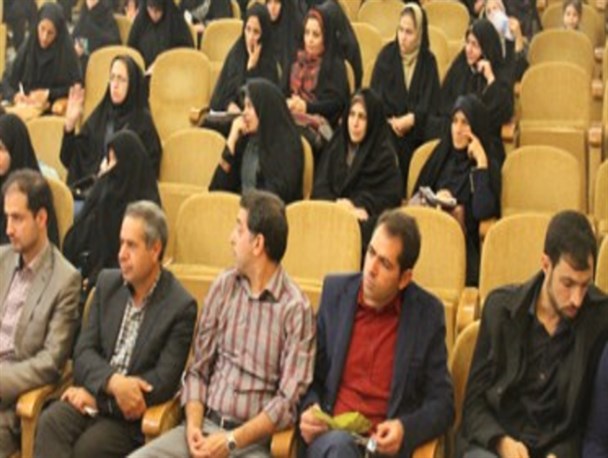 برگزاری همایش شادمانی اصیل در درچه /تصاویر