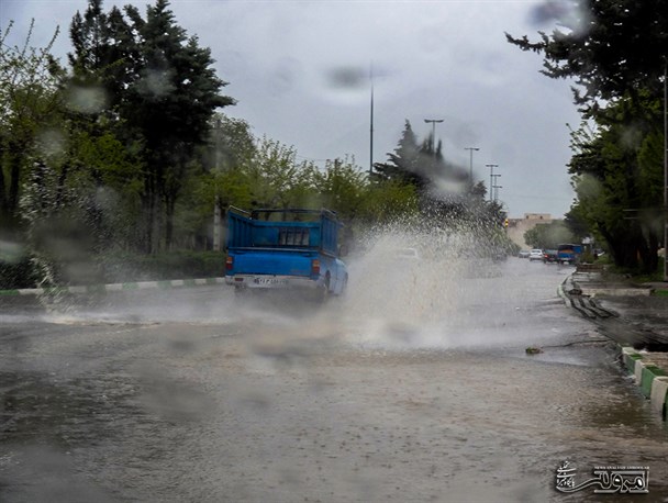 تصاویری از بارش باران در شهر صحنه