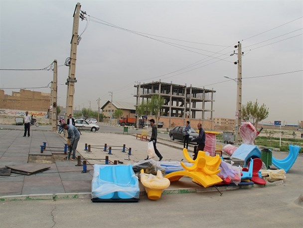 تجهیزات بازی کودکان در بوستان های سطح شهر نصب گردید
