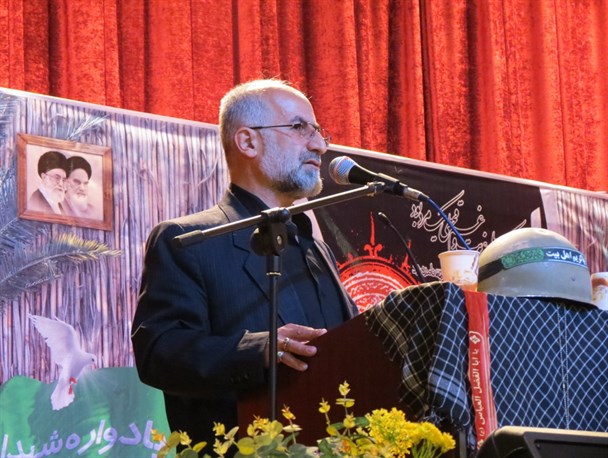 داشتن روحیه انقلابی کلید حل مشکلات امروز جامعه ما می باشد/هدف از تشکیل جبهه مردمی انقلاب احیای راه شهدا، امام و رهبری است