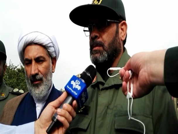 اهدای بیش از ۳۰۰۰ بسته لوازم التحریر به دانش آموزان سیل زده گلستان
