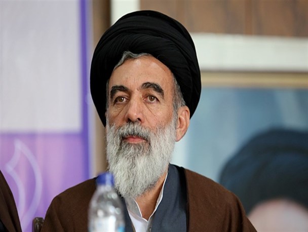سپاه شاخ آمریکا را در منطقه شکسته است / سپاه قدرت مکتب انقلاب اسلامی است