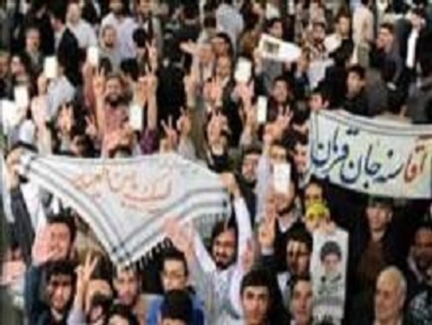 لبیک به فرمایشات امام خامنه ای توسط شاعر آئینی و انقلابی شهر وردنجان