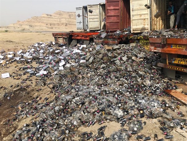 معدوم سازی بیش از ۲۷۵ تن انواع کالاهای غیر قابل مصرف متروکه در بندرعباس/ محموله ۷۵۰ کیلوگرمی مواد مخدر در سواحل غرب هرمزگان کشف شد