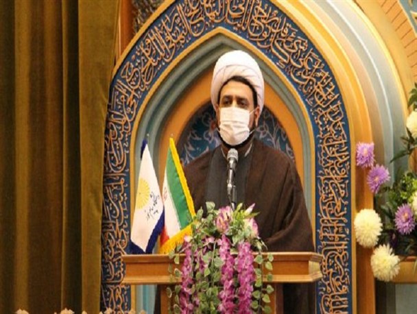 قرآن باید در همه عرصه های زندگی ما ریشه و حضور پررنگ داشته باشد/ برای تحقق شعار سال هم باید به قرآن پناه ببریم