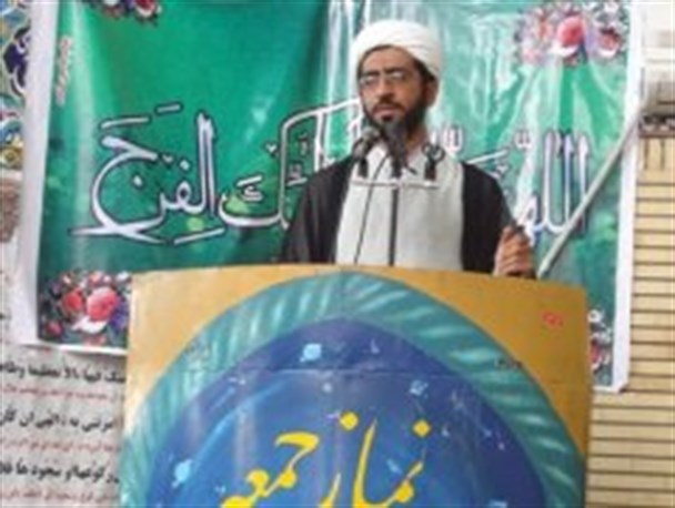 تهدید به حمله نظامی یک بُلف است وگرنه امریکا هرگزجرأت حمله به ایران را ندارد