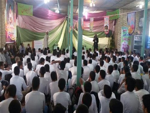 جشن بندگی دانش آموزان پسر پایه هشتم در شهرستان سامان برگزار گردید
