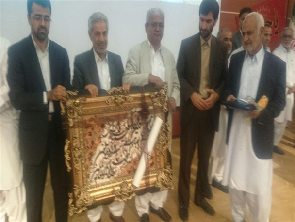 «غمشاد کردی» با بیش از نیم قرن سابقه جهاد تربیتی در ایرانشهر تقدیر شد