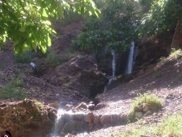 تصاویری از چشمه خروشان روستای "مزران"
