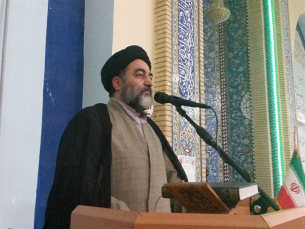 با گدایی کردن از آمریکا مشکل کشور حل نمی شود/ اقتصاد مقاومتی تنها راه حل مشکل معیشت مردم است