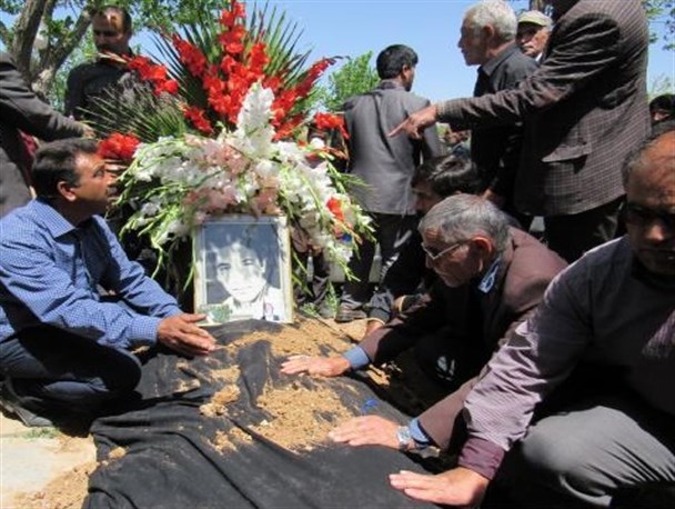 پیکر پاک مادر شهید دفاع مقدس در چادگان تشییع شد