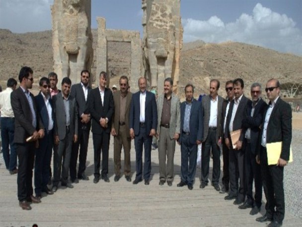 بازدید نمایندگان استان فارس از تخت جمشید+عکس
