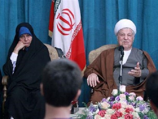 چه کسی می تواند انقلاب را از حیله های فائزه هاشمی نجات دهد؟