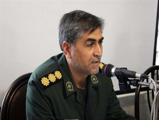 دشمن درصدد جایگزین کردن ضد ارزش ها به جای ارزش های اسلامی و انقلابی است