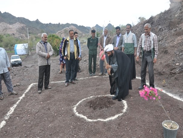 کلنگ پروژه آب رسانی توسط بسیج سازندگی رودان به روستای خاربجگان به زمین خورد
