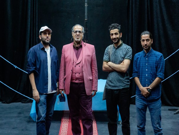 دعوت مهدی مطهرنیا از سروش دباغ و مهران مدیری برای دیدن نمایش"بیا جلوتر"