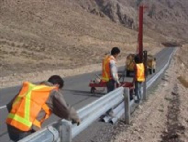 ۷۳ کیلومتر از راههای روستایی چناران تسطیح شد