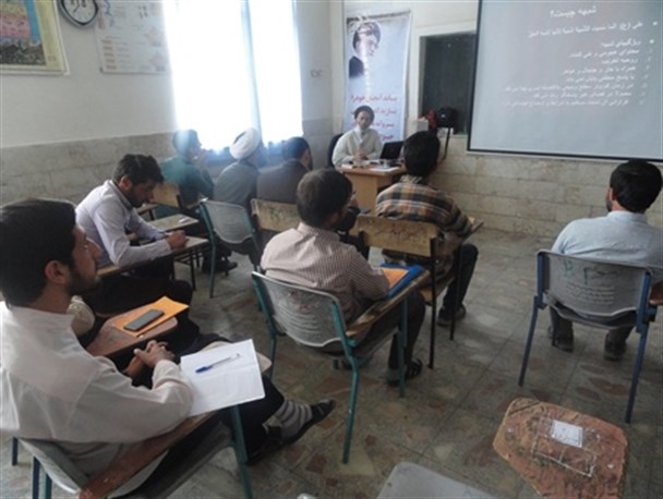 بیمه کردن جوانان جامعه،یکی ازفوایدحلقه های صالحین است