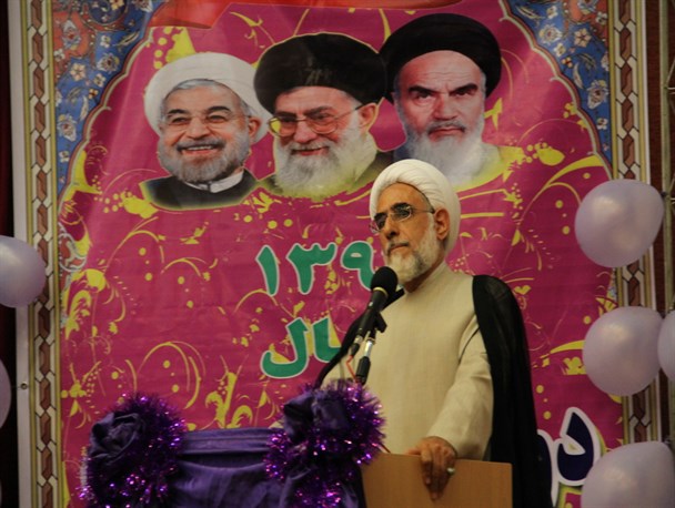 نمایندگان افراطی مجلس گستاخ هستند/ آقای روحانی! وعده هایی که دادید روی زمین مانده است