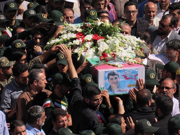 مراسم تشییع پیکر مطهر شهید مدافع حرم "عباس دانشگر" برگزار شد+تصویر