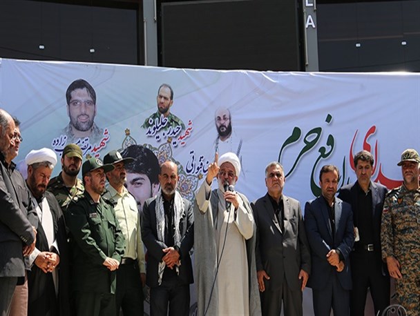 مدافعین حرم پرچمدار اسلام ناب محمدی در برابر اسلام انگلیسی هستند