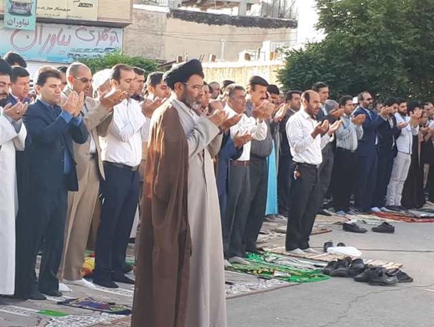 عید سعید فطر نشانه حل مشکلات اقتصادی جهان اسلام است/شعار جدید جهان اسلام تقابل در برابر کفر است/عید فطر به امت اسلامی عزت و عظمت می بخشد