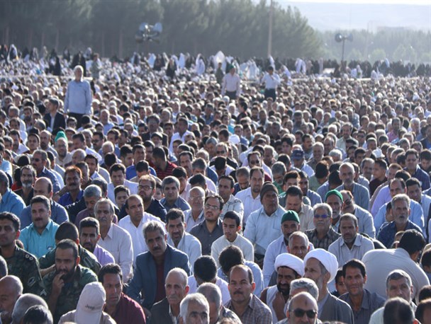 نماز عید فطر در بیرجند/ تصویری