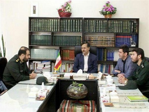 من در جایگاه فرمانداری، یک بسیجی و سپاهی هستم