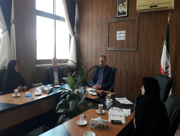 جای خالی یک تشکل قوی حوزه زنان در خلیل آباد حس می شود / بانوان باید همپای مردان در فعالیت های تولیدی پای کار باشند