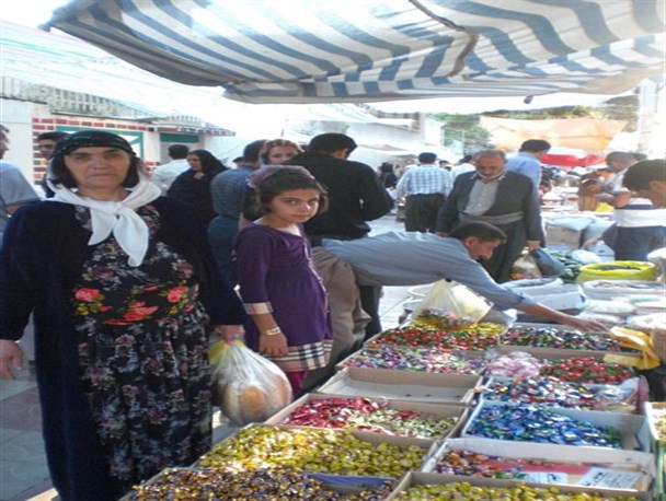 بانوان کردستان در تب و تاب عید رمضان / از سور و سات غذای عید تا مراسم " نوه جه ژنانه " در جشن فطر