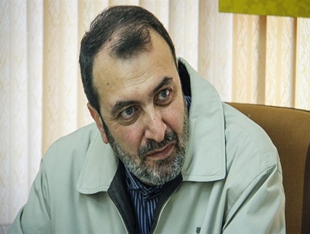 انتقاد حسن شمشادی خبرنگار واحد مرکزی خبر از وضعیت قبر شهدای گمنام دانشگاه آزاد واحد شاهرود/ چرا از ساخت حتی یک سنگ قبر هم مضایقه میکنید؟