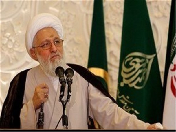 مراقب مسائل جدید مربوط به برجام باشیم/ حقوق‌های نجومی نشانگر بی‌مسئولیتی افراد است