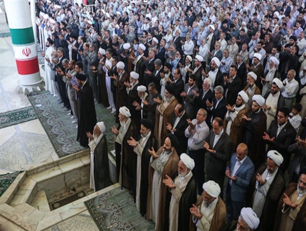 نمی شود شعار اقتصاد مقاومتی سر داد و زندگی شاهانه داشت