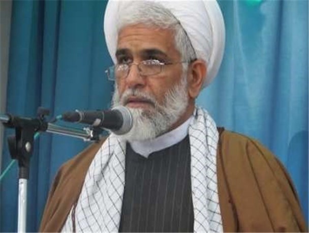 جلوه های بی حیایی خانواده ها را از هم می پاشد/ آمریکا به اسلامی که به بت های مدرن تعظیم کند کاری ندارد