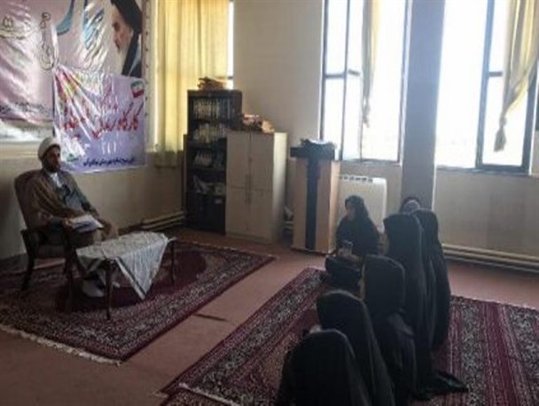 دشمنان فرهنگ و اعتقادات ما را نشانه گرفته اند/ سبک زندگی ما باید اسلامی باشد