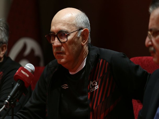 بردیف: آزمون حرف‌های مرا جدی گرفت؛ سردار می‌تواند بهترین مهاجم جهان باشد/ «دایی» را در روسیه می‌خواستیم اما پولش را نداشتیم!