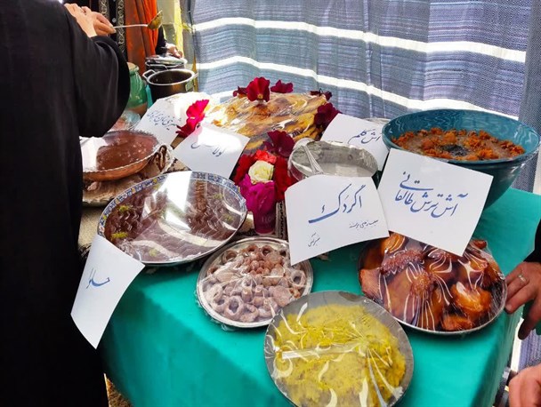 زنان طالقان با تولید صنایع دستی به رشد اقتصادی خانواده کمک می کنند