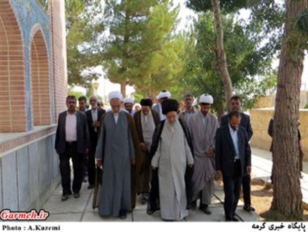 حضور آیت‌الله علوی گرگانی در گلزار شهدای شهر گرمه/ تصاویر