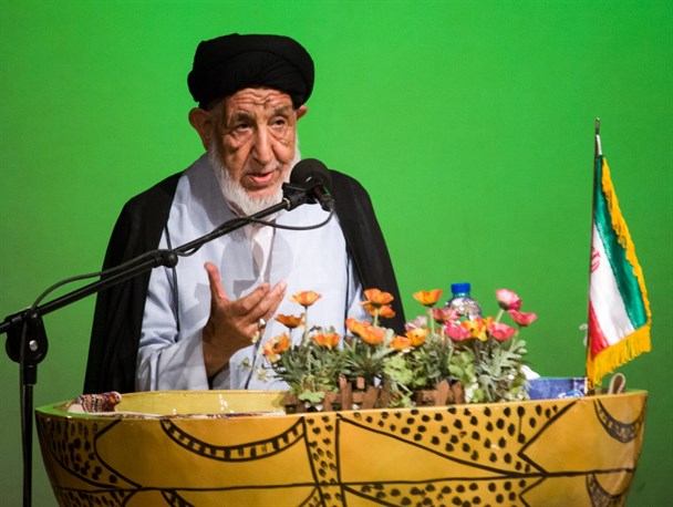 انتقاد امام جمعه دامغان از سیاست‌های نظام بانکی کشور